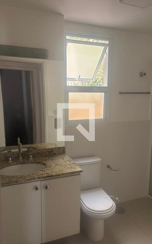 Apartamento à venda com 86m², 2 quartos e 1 vaga Apartamento à venda com 86m², 2 quartos e 1 vagaBanheiro