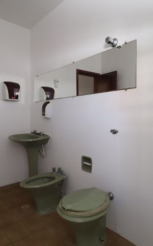 Casa para alugar com 300m², 9 quartos e 2 vagasBanheiro Social 4