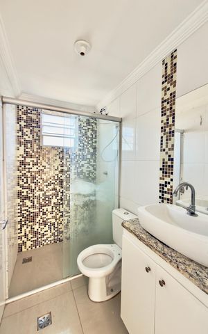 Apartamento à venda com 44m², 2 quartos e 1 vaga Apartamento à venda com 44m², 2 quartos e 1 vagaBanheiro Social
