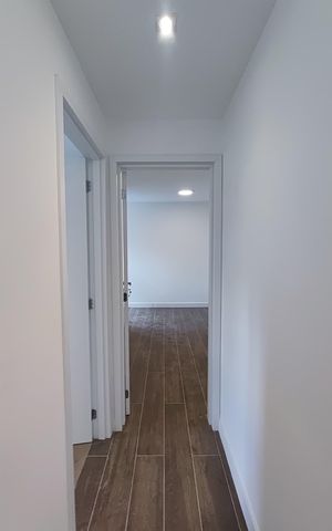 Apartamento à venda com 80m², 2 quartos e 2 vagas Apartamento à venda com 80m², 2 quartos e 2 vagasCorredor