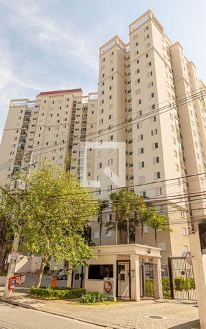 Apartamento à venda com 64m², 3 quartos e 1 vaga Apartamento à venda com 64m², 3 quartos e 1 vagaFachada