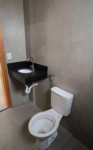 Apartamento para alugar com 68m², 2 quartos e 1 vaga Apartamento para alugar com 68m², 2 quartos e 1 vagaBanheiro do Quarto 1