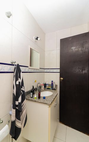 Casa de condomínio à venda com 280m², 3 quartos e 2 vagas Casa de condomínio à venda com 280m², 3 quartos e 2 vagasBanheiro da Suíte 3