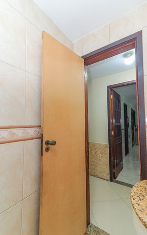 Casa de condomínio à venda com 280m², 3 quartos e 2 vagas Casa de condomínio à venda com 280m², 3 quartos e 2 vagasBanheiro Social