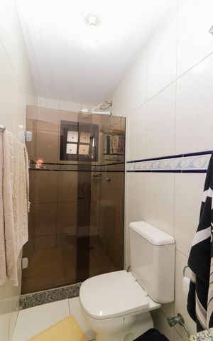Casa de condomínio à venda com 280m², 3 quartos e 2 vagas Casa de condomínio à venda com 280m², 3 quartos e 2 vagasBanheiro da Suíte 3