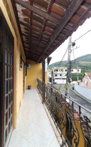 Casa de condomínio à venda com 280m², 3 quartos e 2 vagas Casa de condomínio à venda com 280m², 3 quartos e 2 vagasSacada