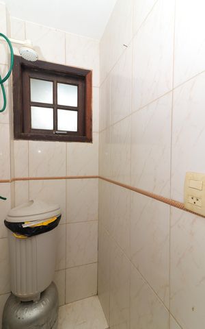 Casa de condomínio à venda com 280m², 3 quartos e 2 vagas Casa de condomínio à venda com 280m², 3 quartos e 2 vagasBanheiro de serviço