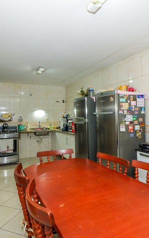 Casa de condomínio à venda com 280m², 3 quartos e 2 vagas Casa de condomínio à venda com 280m², 3 quartos e 2 vagasCozinha