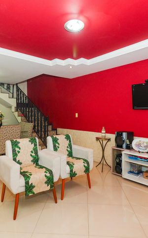 Casa de condomínio à venda com 280m², 3 quartos e 2 vagas Casa de condomínio à venda com 280m², 3 quartos e 2 vagasSala
