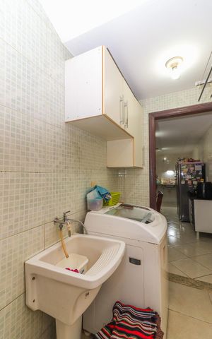 Casa de condomínio à venda com 280m², 3 quartos e 2 vagas Casa de condomínio à venda com 280m², 3 quartos e 2 vagasÁrea de Serviço