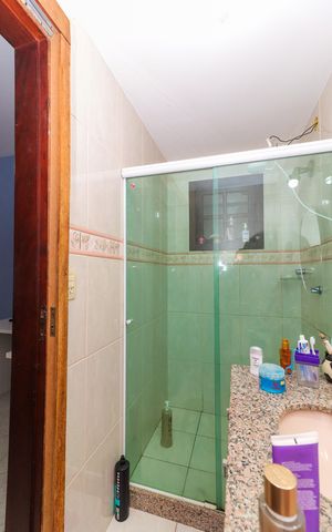 Casa de condomínio à venda com 280m², 3 quartos e 2 vagas Casa de condomínio à venda com 280m², 3 quartos e 2 vagasBanheiro da Suíte 2