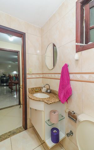 Casa de condomínio à venda com 280m², 3 quartos e 2 vagas Casa de condomínio à venda com 280m², 3 quartos e 2 vagasBanheiro Social