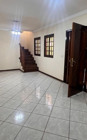 Casa à venda com 124m², 3 quartos e 2 vagas