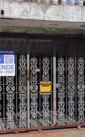 Casa à venda com 250m², 5 quartos e 3 vagasFachada