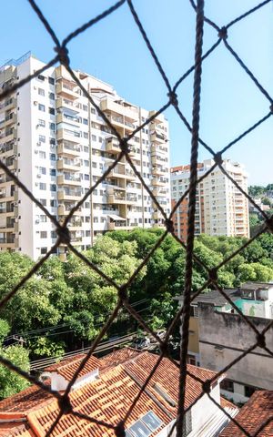 Apartamento à venda com 77m², 2 quartos e 1 vagaVaranda Suíte