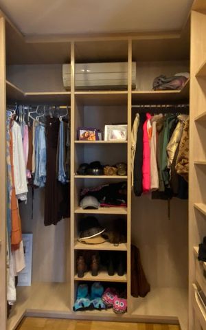 Casa à venda com 600m², 4 quartos e 8 vagas Casa à venda com 600m², 4 quartos e 8 vagasCloset da suíte 3
