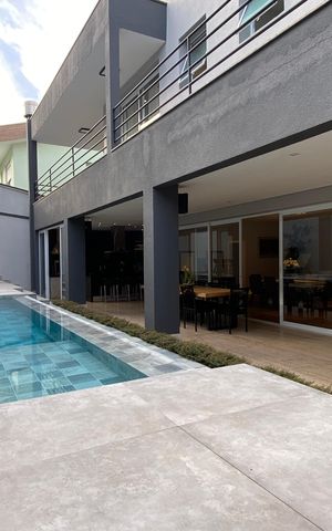 Casa à venda com 600m², 4 quartos e 8 vagas Casa à venda com 600m², 4 quartos e 8 vagasÁrea externa