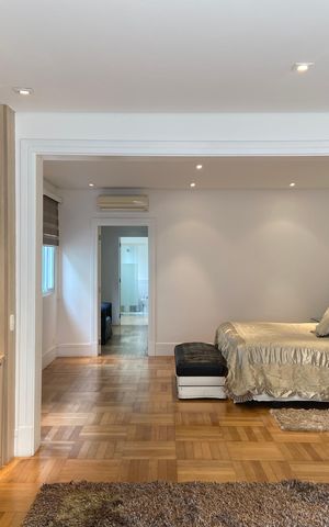 Casa à venda com 600m², 4 quartos e 8 vagas Casa à venda com 600m², 4 quartos e 8 vagasSuíte master