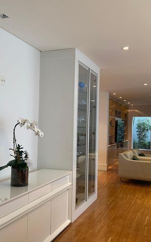 Casa à venda com 600m², 4 quartos e 8 vagas Casa à venda com 600m², 4 quartos e 8 vagasSala