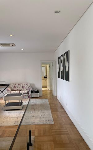 Casa à venda com 600m², 4 quartos e 8 vagas Casa à venda com 600m², 4 quartos e 8 vagasSala 2