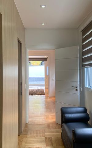 Casa à venda com 600m², 4 quartos e 8 vagas Casa à venda com 600m², 4 quartos e 8 vagasSuíte master - closet