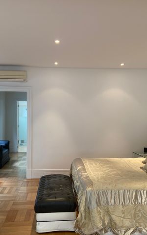 Casa à venda com 600m², 4 quartos e 8 vagas Casa à venda com 600m², 4 quartos e 8 vagasSuíte master