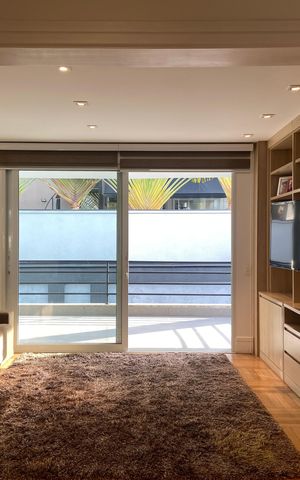 Casa à venda com 600m², 4 quartos e 8 vagas Casa à venda com 600m², 4 quartos e 8 vagasSuíte master