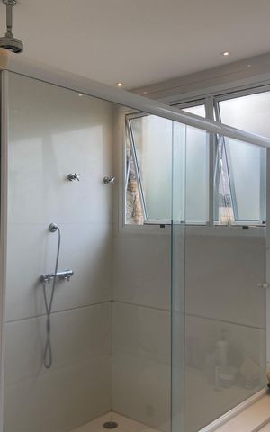 Casa à venda com 600m², 4 quartos e 8 vagas Casa à venda com 600m², 4 quartos e 8 vagasBanheiro da Suíte Master