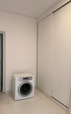 Casa à venda com 600m², 4 quartos e 8 vagas Casa à venda com 600m², 4 quartos e 8 vagasÁrea de Serviço