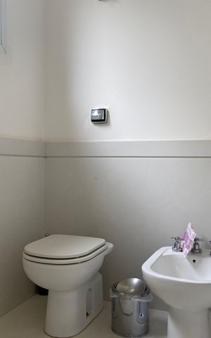 Casa à venda com 600m², 4 quartos e 8 vagas Casa à venda com 600m², 4 quartos e 8 vagasBanheiro da Suíte Master