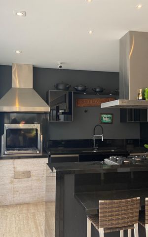 Casa à venda com 600m², 4 quartos e 8 vagas Casa à venda com 600m², 4 quartos e 8 vagasÁrea gourmet