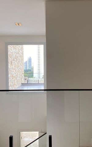 Casa à venda com 600m², 4 quartos e 8 vagas Casa à venda com 600m², 4 quartos e 8 vagasSuíte 2