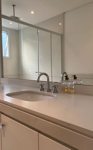 Casa à venda com 600m², 4 quartos e 8 vagas Casa à venda com 600m², 4 quartos e 8 vagasBanheiro da Suíte 2