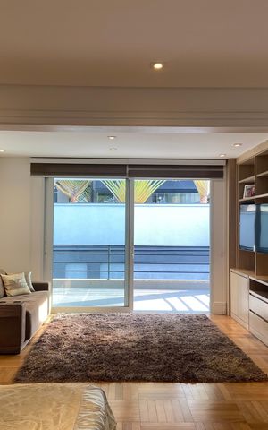 Casa à venda com 600m², 4 quartos e 8 vagas Casa à venda com 600m², 4 quartos e 8 vagasSuíte master