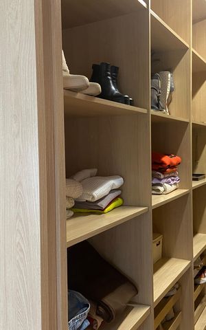 Casa à venda com 600m², 4 quartos e 8 vagas Casa à venda com 600m², 4 quartos e 8 vagasSuíte master - closet
