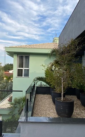 Casa à venda com 600m², 4 quartos e 8 vagas Casa à venda com 600m², 4 quartos e 8 vagasVaranda da Sala