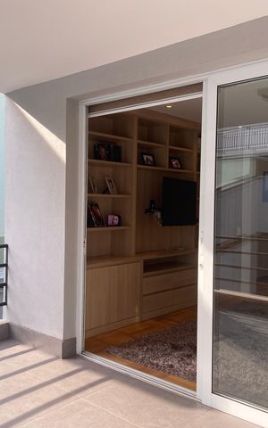 Casa à venda com 600m², 4 quartos e 8 vagas Casa à venda com 600m², 4 quartos e 8 vagasVaranda das Suítes