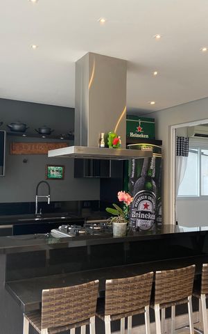 Casa à venda com 600m², 4 quartos e 8 vagas Casa à venda com 600m², 4 quartos e 8 vagasÁrea gourmet