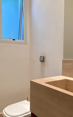 Casa à venda com 600m², 4 quartos e 8 vagas Casa à venda com 600m², 4 quartos e 8 vagasBanheiro social