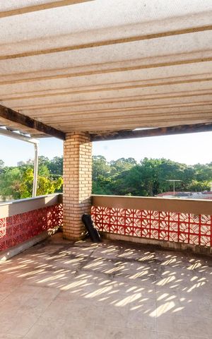 Casa à venda com 381m², 5 quartos e 4 vagas Casa à venda com 381m², 5 quartos e 4 vagasSuíte - Sacada - Casa 1