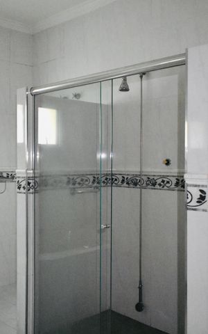 Casa à venda com 430m², 2 quartos e 3 vagas Casa à venda com 430m², 2 quartos e 3 vagasSuite
