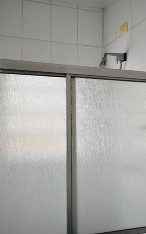 Casa à venda com 430m², 2 quartos e 3 vagas Casa à venda com 430m², 2 quartos e 3 vagasBanheiro de serviço