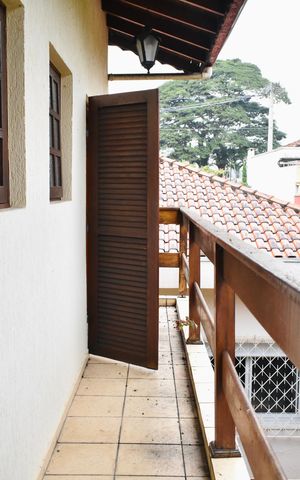Casa à venda com 430m², 2 quartos e 3 vagas Casa à venda com 430m², 2 quartos e 3 vagasCasa fundos