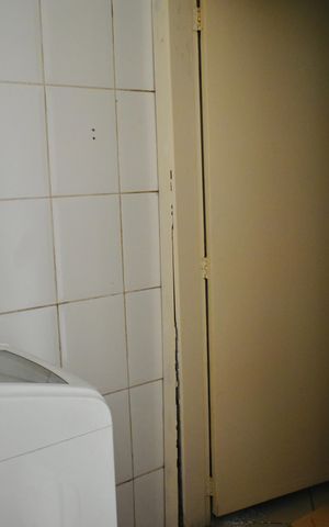 Casa à venda com 430m², 2 quartos e 3 vagas Casa à venda com 430m², 2 quartos e 3 vagasLavanderia