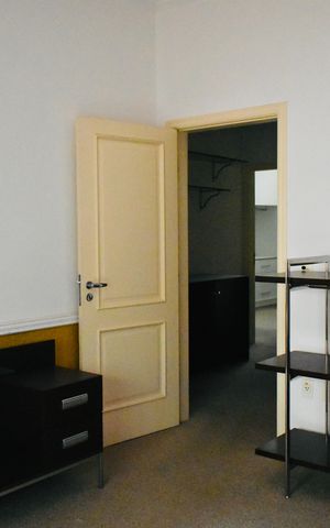 Casa à venda com 430m², 2 quartos e 3 vagas Casa à venda com 430m², 2 quartos e 3 vagasSuite