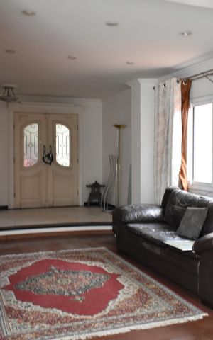 Casa à venda com 430m², 2 quartos e 3 vagasSala