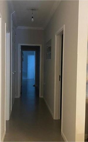 Casa de condomínio para alugar com 600m², 5 quartos e 4 vagas Casa de condomínio para alugar com 600m², 5 quartos e 4 vagasCorredor