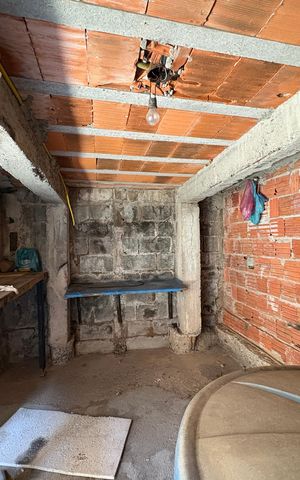 Casa à venda com 170m², 3 quartos e 1 vaga Casa à venda com 170m², 3 quartos e 1 vagaÁrea comum