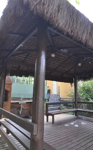 Casa de condomínio à venda com 239m², 4 quartos e sem vagaÁrea comum - Churrasqueira