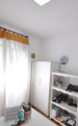 Casa de condomínio à venda com 239m², 4 quartos e sem vagaEscritório